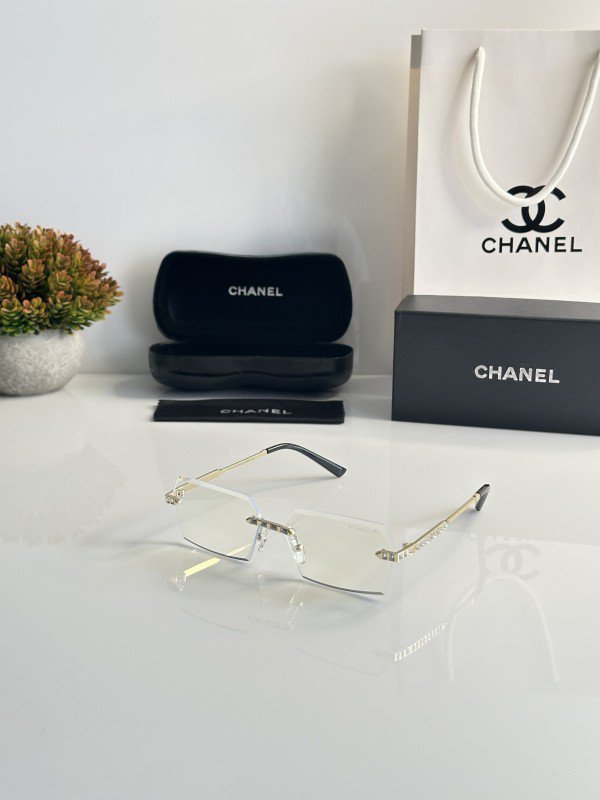 Chanel_7210_Gold_Frame